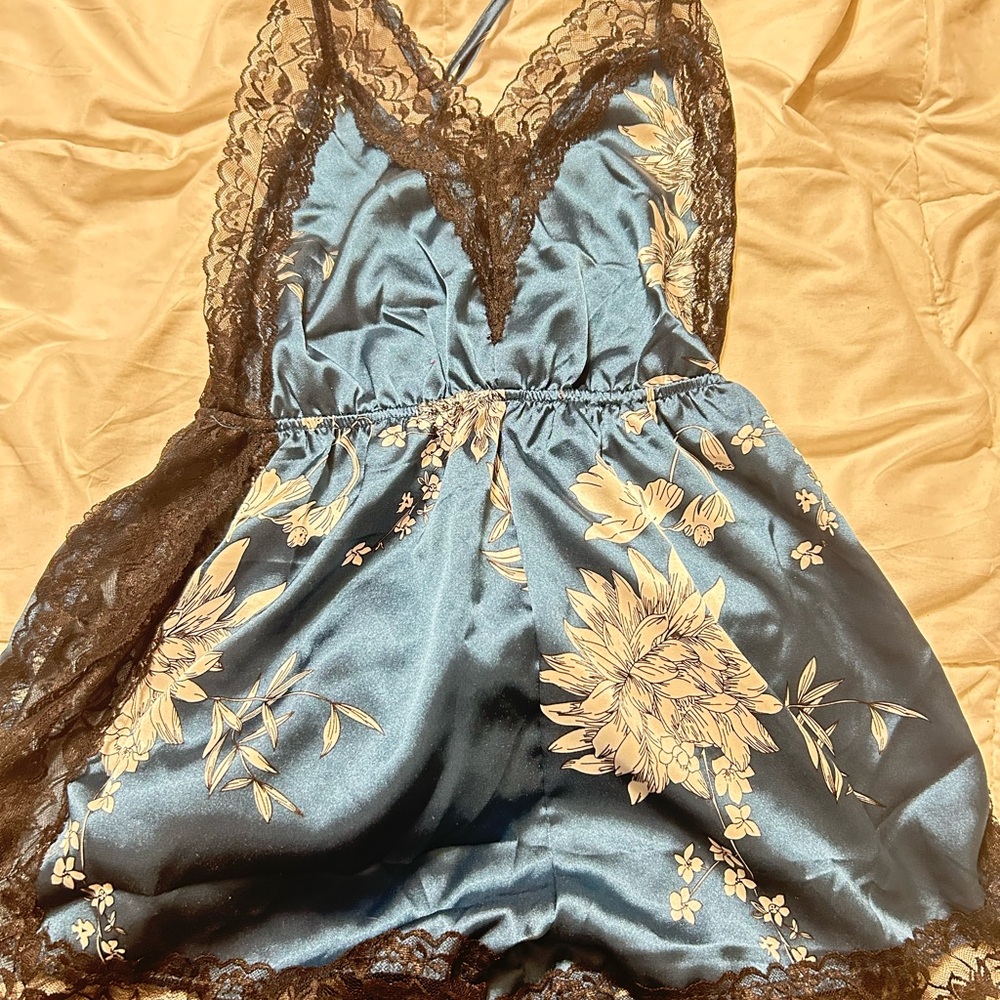 Elegant Blue Floral Lace Trim Women's Romper